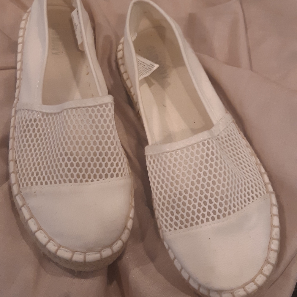 🍷🍷🍷 Old Navy Slip ons